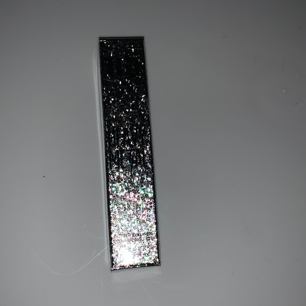 BRAND NEW GLITTER EYELINER